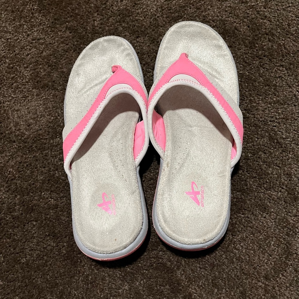 Cute and comfy pair of athletech flip-flops 9